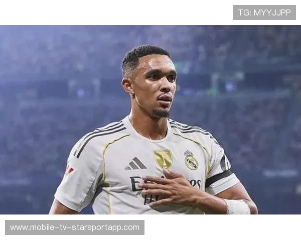 阿诺德离开皇马成焦点，英超竞争瞬间升温，阿诺德加盟巴萨